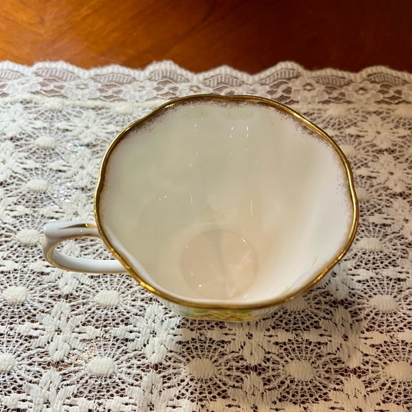 Royal Albert Tea Rose teacup and saucer #839056 - Picture 9 of 10